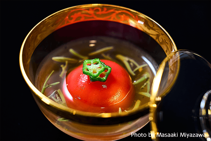 冷やしトマトスープ煮（じゅんさい、冷やしトマト）